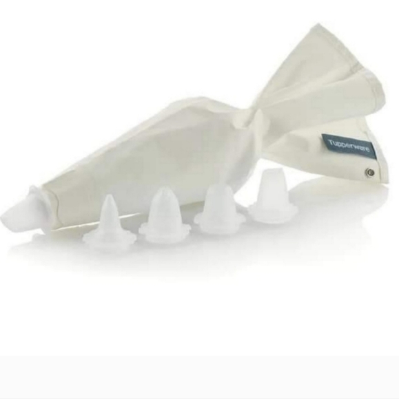 Tupperware Decorator Bag with 4 Tips - Picture 2 of 5